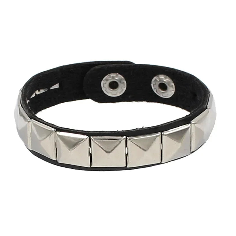 90s Heart Gothic Spike Bracelet – Adjustable Black Studded Faux Leather Punk Rock Wristband