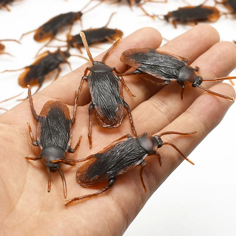 Halloween Plastic Cockroaches Prank Props - Rubber Bugs Joke Decoration Toy Gag Gift