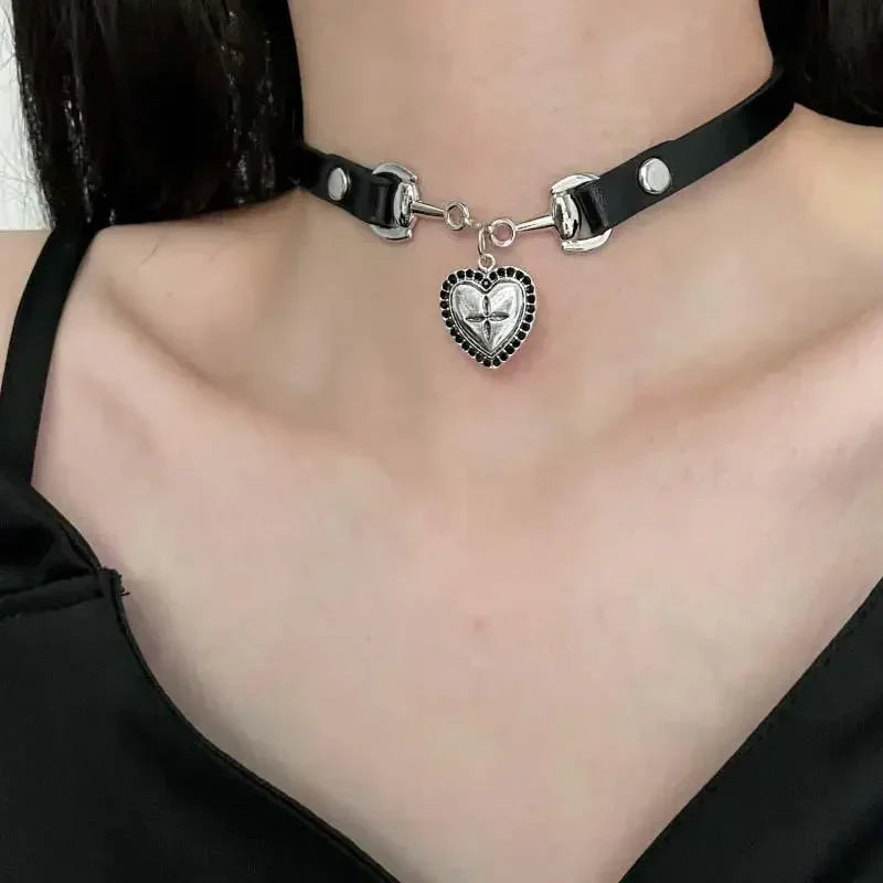 Gothic Red Butterfly Pendant Choker Necklace – Y2K Grunge Charm Jewelry with Star, Heart, Cross & Ghost Claw