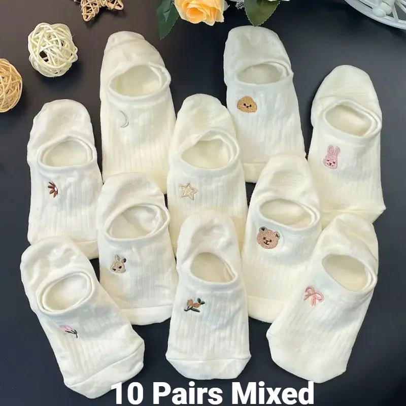 CHUANGERM 10-Pair Cute Cartoon Ankle Socks – Breathable Women's White Socks Set