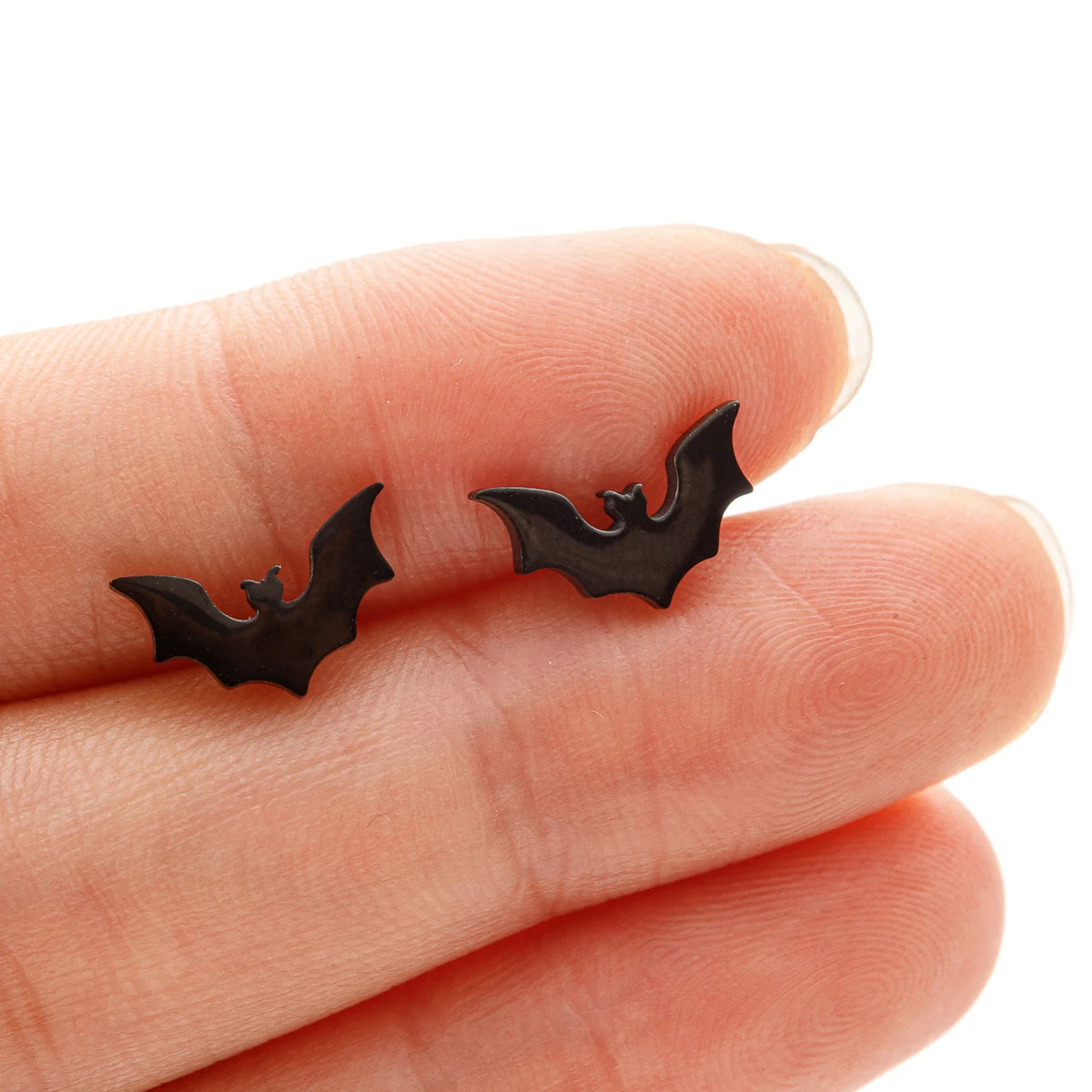 Gothic Vampire Bat Stainless Steel Tragus Stud Earring – Minimalist Halloween Piercing Jewelry for Women