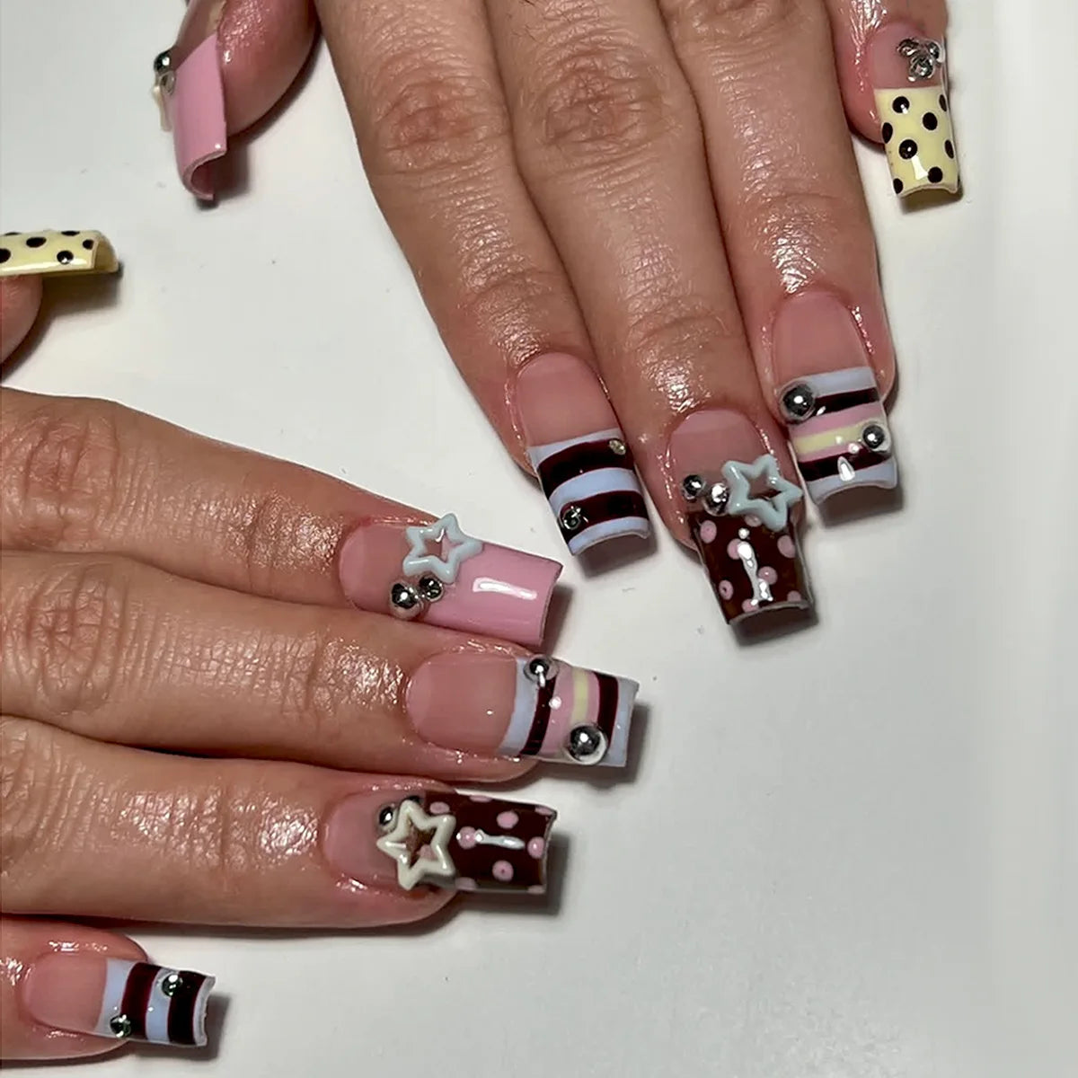 Y2K Black Lace Cross Press On Nails 24pcs - Polka Dot Bow Heart False Nails