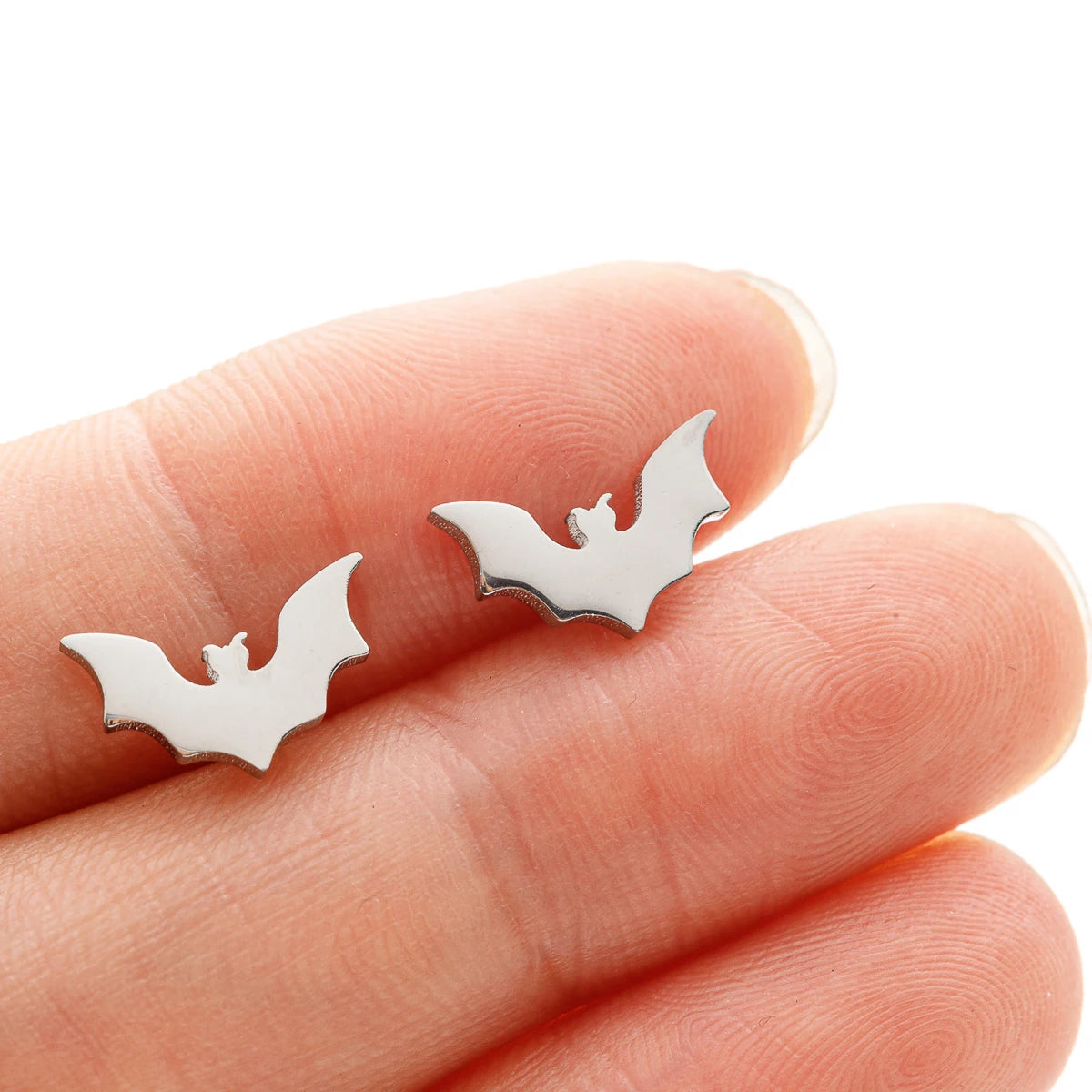 Gothic Vampire Bat Stainless Steel Tragus Stud Earring – Minimalist Halloween Piercing Jewelry for Women