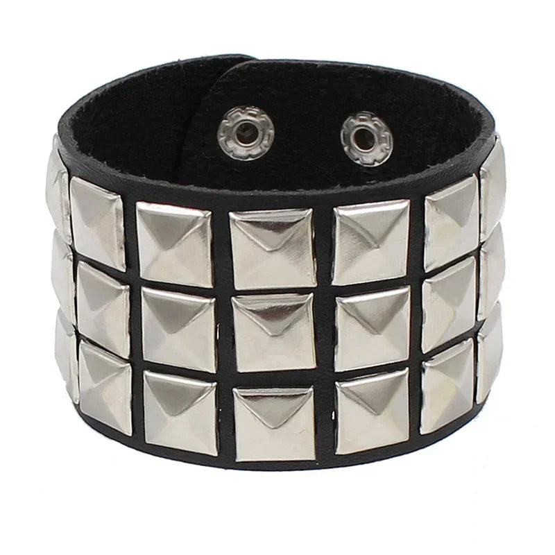 90s Heart Gothic Spike Bracelet – Adjustable Black Studded Faux Leather Punk Rock Wristband