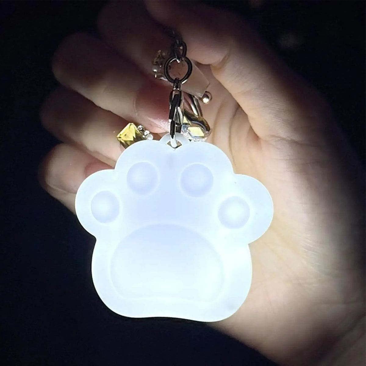 Cute Cat Paw LED Keychain – Touch Cloud Sensor Night Light for Kids Bedroom & Birthday Gift