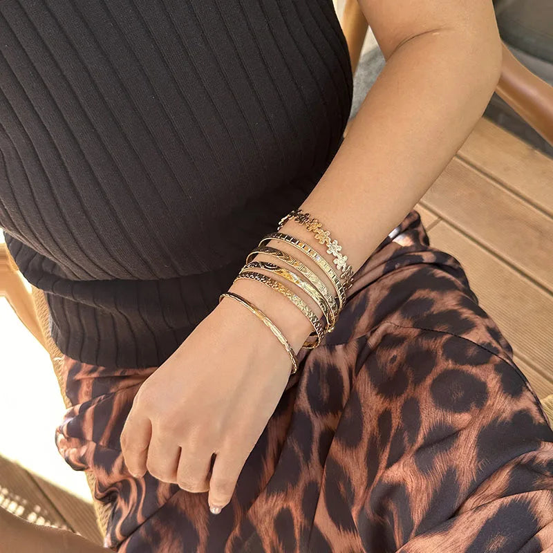 Vintage Punk Twist Texture Bangle Bracelet Set – Gold and Silver Tone Stackable Statement Cuffs
